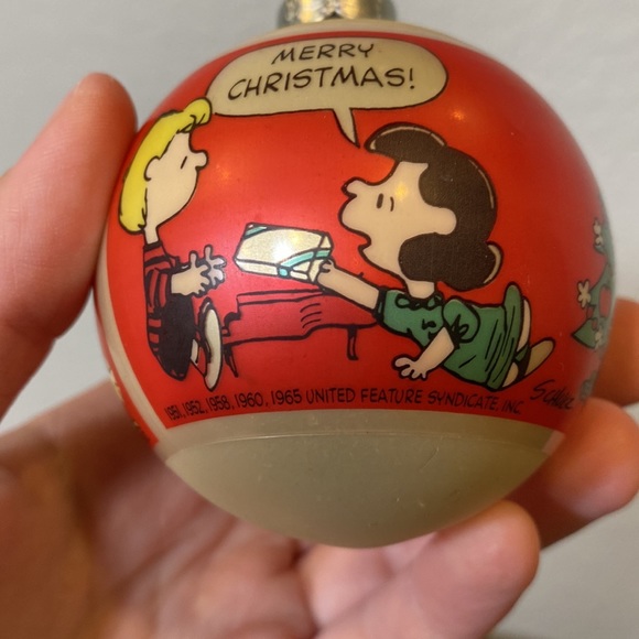 Vintage 1960s glass Peanuts Christmas tree ornament - Picture 6 of 8